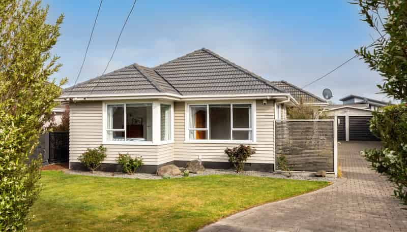 61 Charlcott Street, Burnside