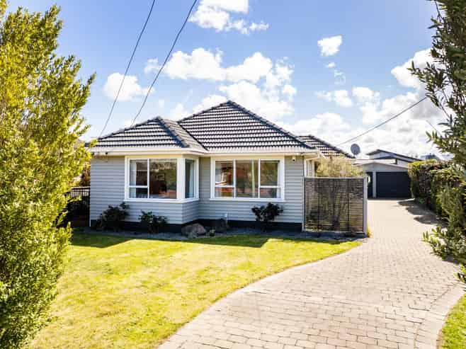 61 Charlcott Street, Burnside