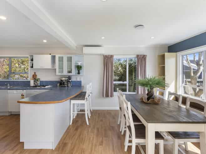 61 Charlcott Street, Burnside