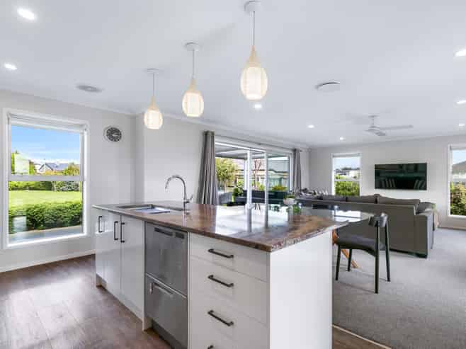 15 Gladys Place, Levin