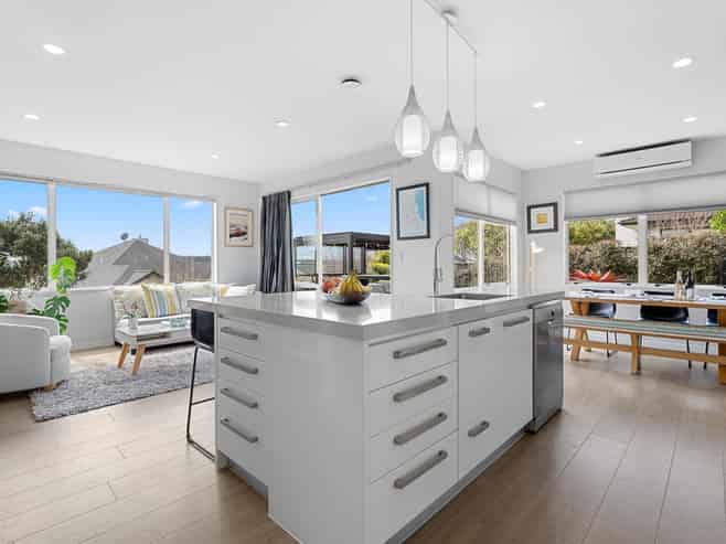 4 Archer Rayner Place, Greenhithe