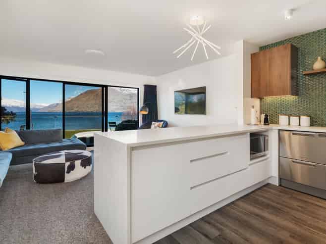 Unit 3, 20 Lake Esplanade, Queenstown