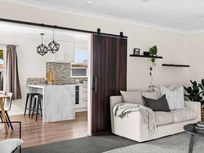 218 Sunnybank Crescent, Hastings
