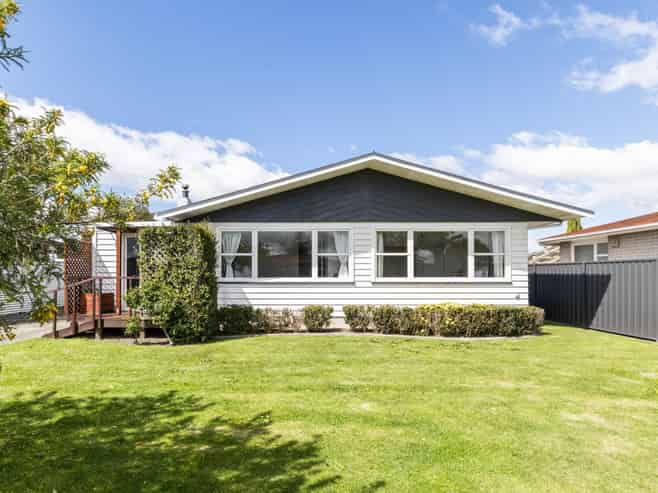 218 Sunnybank Crescent, Hastings