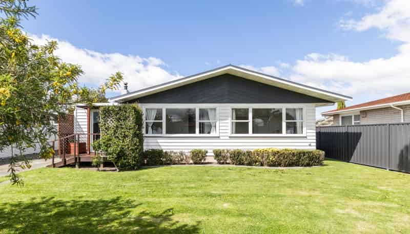 218 Sunnybank Crescent, Camberley