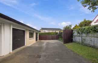 49 Butley Drive, Farm Cove