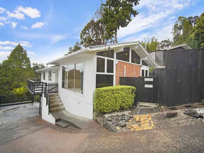 200 Godley Road, Titirangi