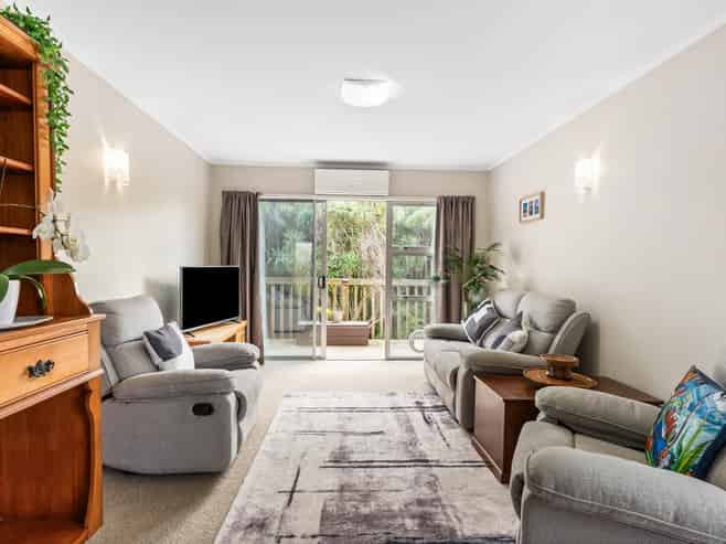 2/42 Eastglen Road, Glen Eden