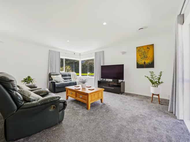 13 Vanderbilt Parade, Albany
