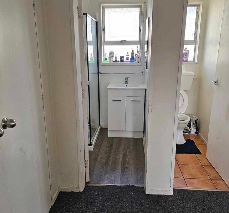 Charming 3-Bedroom Home in Levin 5