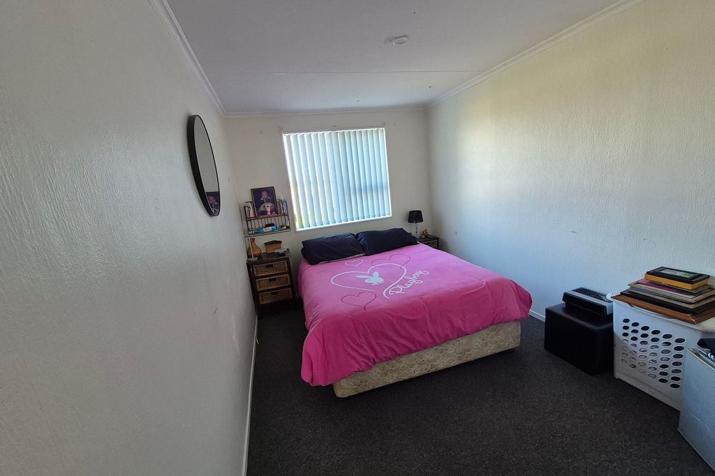 Charming 3-Bedroom Home in Levin 3
