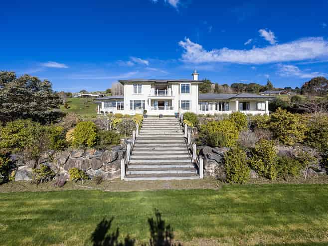 6 Gracemount Place, Kinmont Park