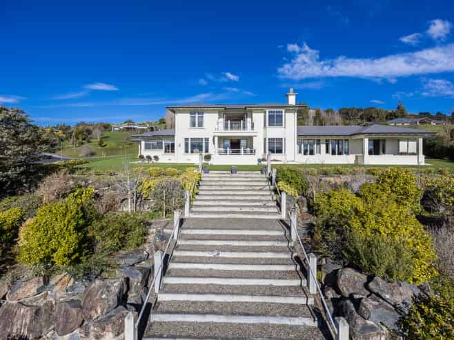 6 Gracemount Place, Kinmont Park