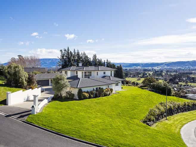 6 Gracemount Place, Kinmont Park