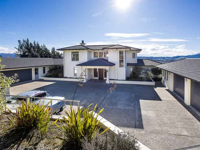 6 Gracemount Place, Kinmont Park