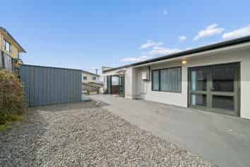 45 Meadowcroft Grove, Johnsonville