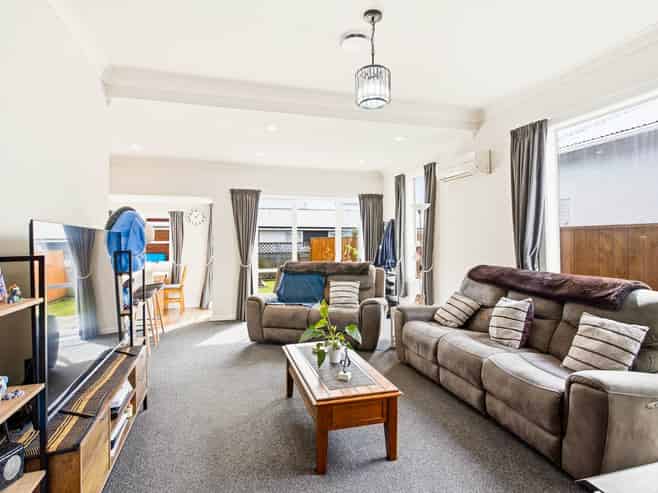 160 Bay View Road, South Dunedin
