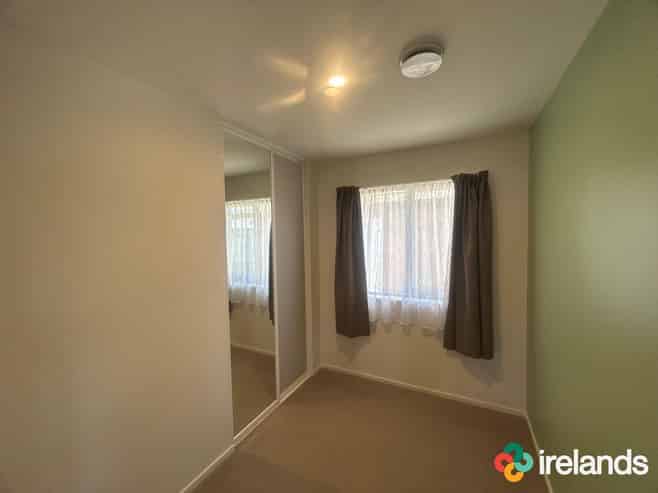 5 Woodham Courts, Linwood