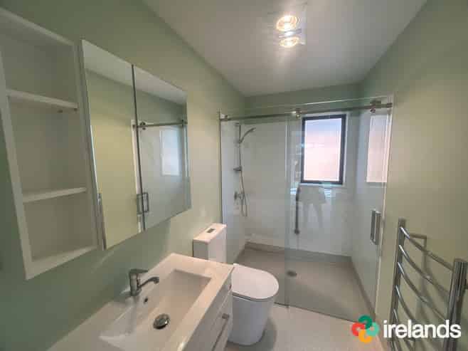 5 Woodham Courts, Linwood