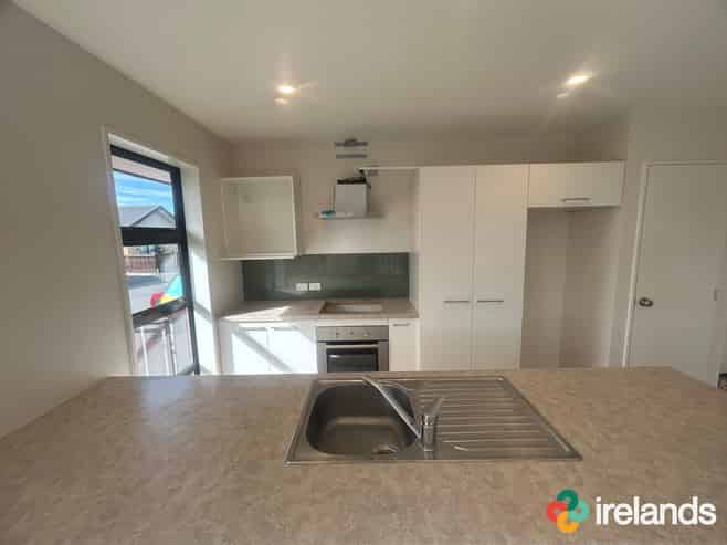 5 Woodham Courts, Linwood