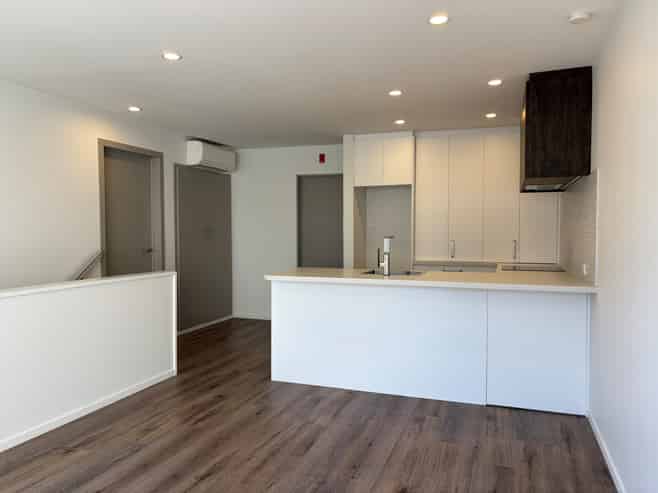 Riccarton Live Work Unit - New Bathrooms & Kitchen
