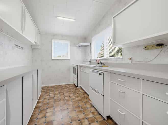 2/156 Rifle Range Road, Hilltop