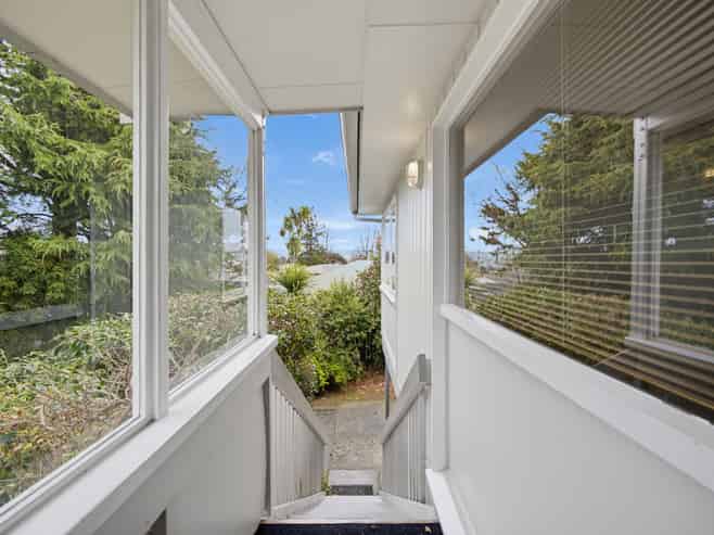 2/156 Rifle Range Road, Hilltop