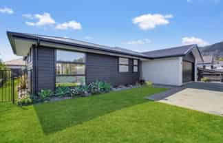 7 Piwakawaka Drive, Stoke