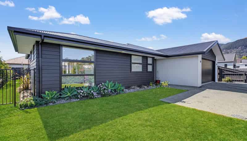 7 Piwakawaka Drive, Stoke
