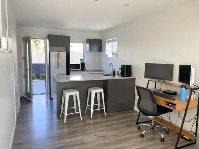 4/51 Hills Road, Edgeware