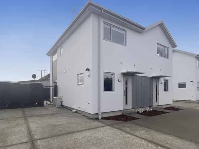 4/51 Hills Road, Edgeware