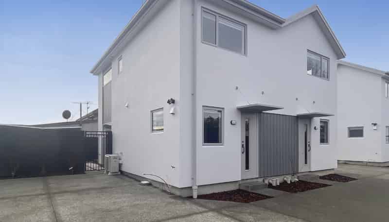 4/51 Hills Road, Edgeware