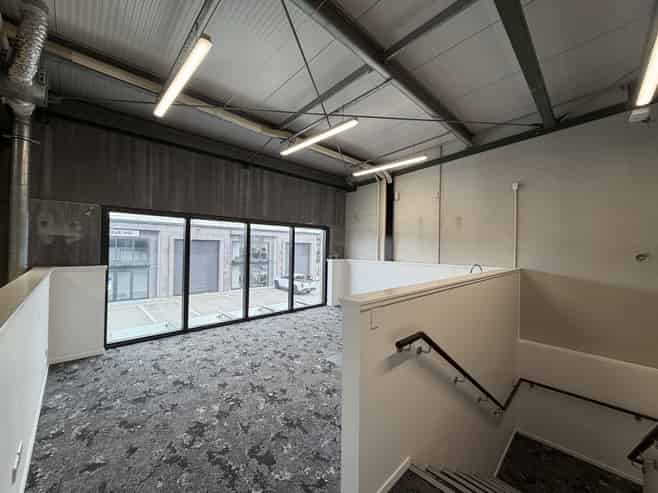 Like New! Affordable, High-Spec Unit