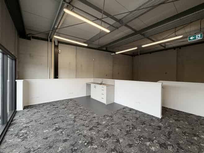 Like New! Affordable, High-Spec Unit
