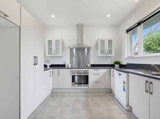 3/8 Miro Road, Mangere Bridge