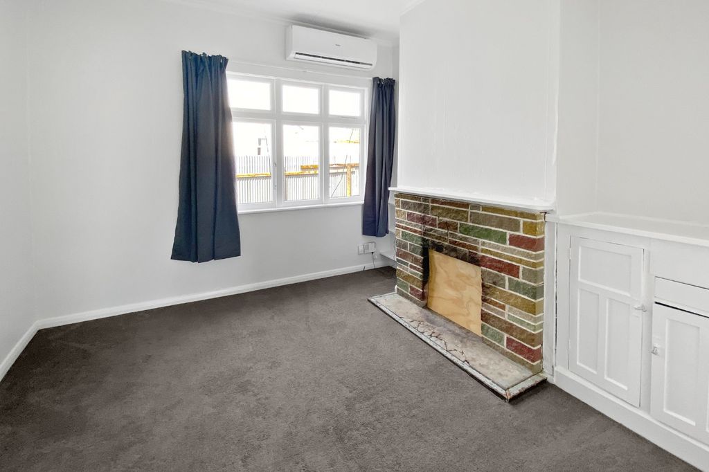 LEVIN - TWO BEDROOMS 3