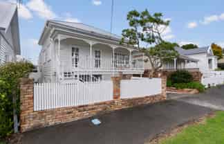 8 Kiwi Road, Devonport