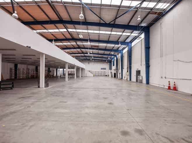 VACANT HIGH STUD INDUSTRIAL GEM
