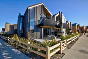 19/2 McKinlay Lane, Jacks Point