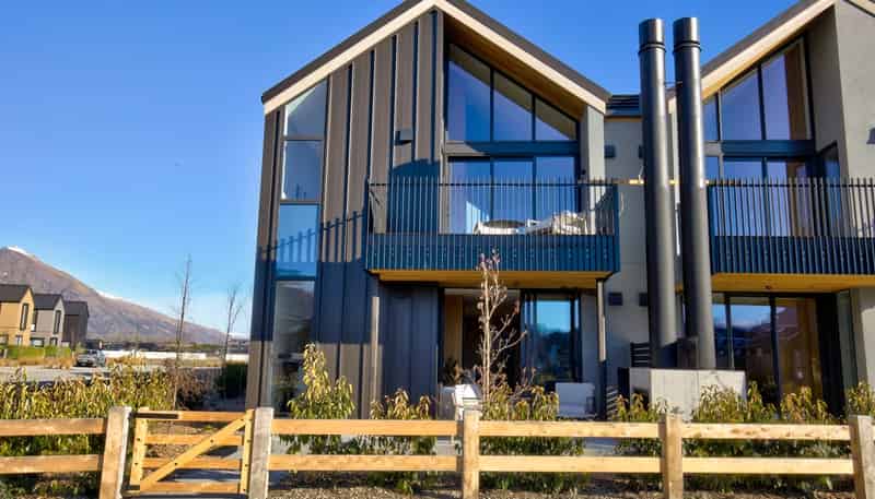 19/2 McKinlay Lane, Jacks Point