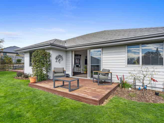 5 Pine Crest Drive, Richmond