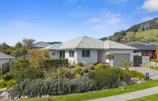 5 Pine Crest Drive, Richmond