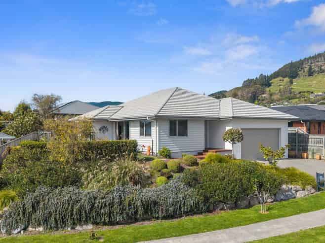 5 Pine Crest Drive, Richmond
