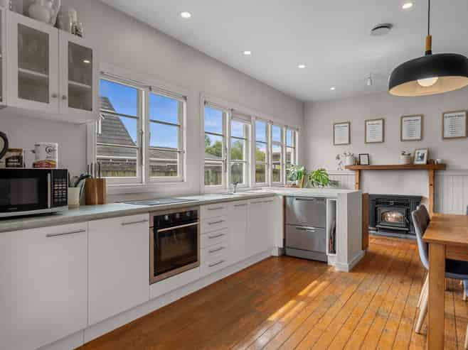 80 Lord Rutherford Road North, Brightwater