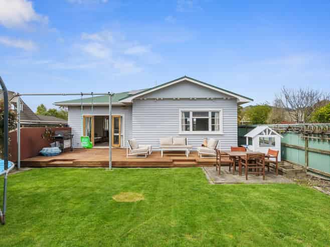 80 Lord Rutherford Road North, Brightwater