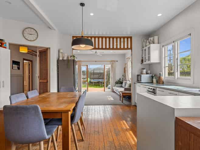 80 Lord Rutherford Road North, Brightwater