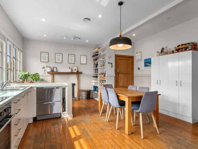 80 Lord Rutherford Road North, Brightwater