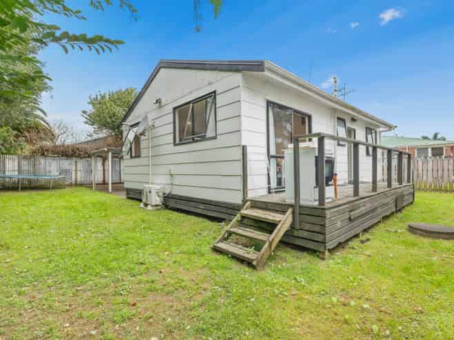 2/140A Old Wairoa Road, Papakura