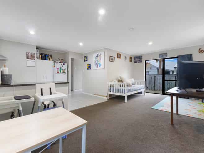 2/140A Old Wairoa Road, Papakura