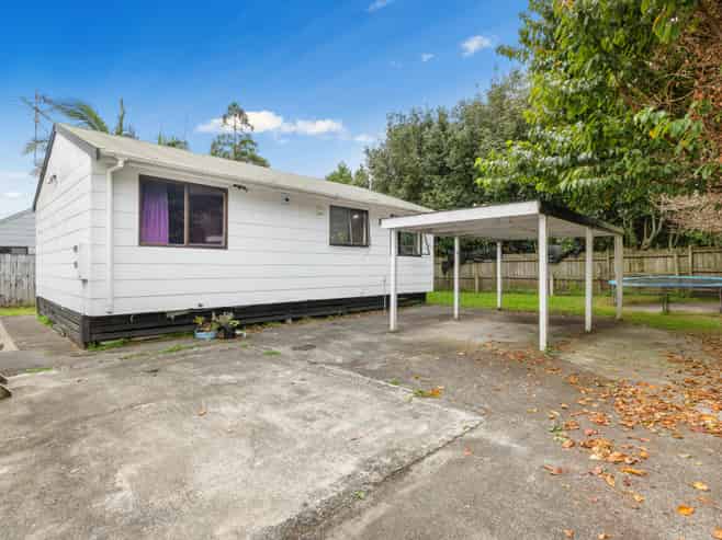 2/140A Old Wairoa Road, Papakura